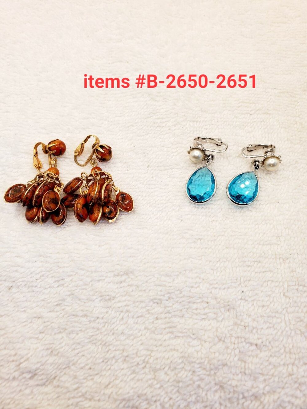 2 Pair of clip on Earrings, items # B- 2650-2651,.  wt.  14 grams.